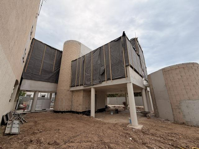 Bâtiment et centre de médecine — photo 1