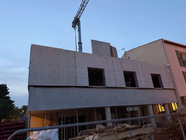 Bâtiment et centre de médecine — photo 2